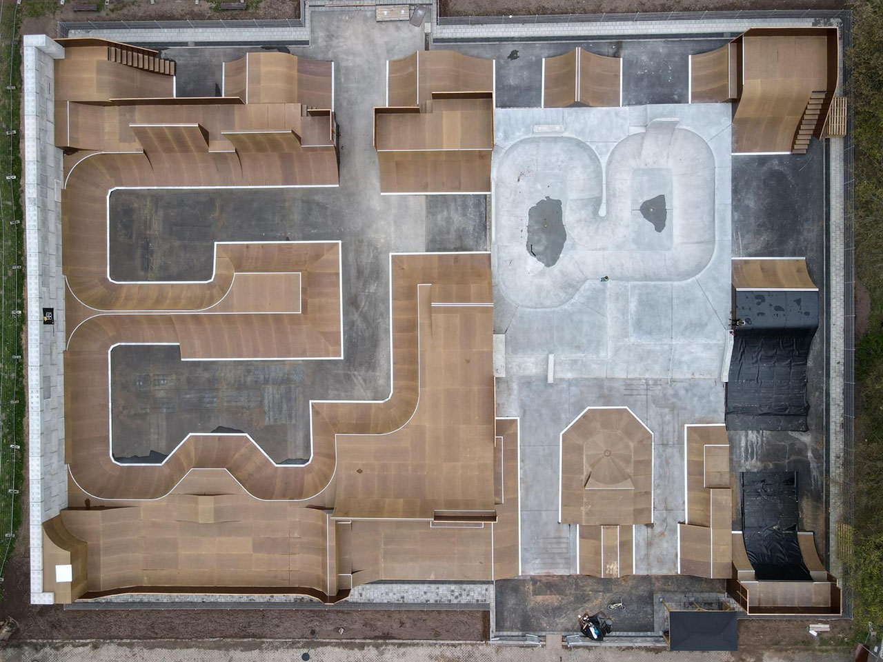 SAVE THE DATE! Die Deutsche Meisterschaft 2024 in BMX Park und Flatland steigt vom 16. bis 18. August im Bikepark Darmstadt.