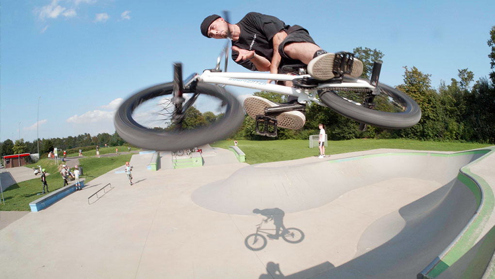 Sebastian Dreher ist ein Edeltechniker vor dem Herrn! Wir haben ihn zu einer Partie "One Hunna" nach Dormagen eingeladen. Hier ist das Egebnis.