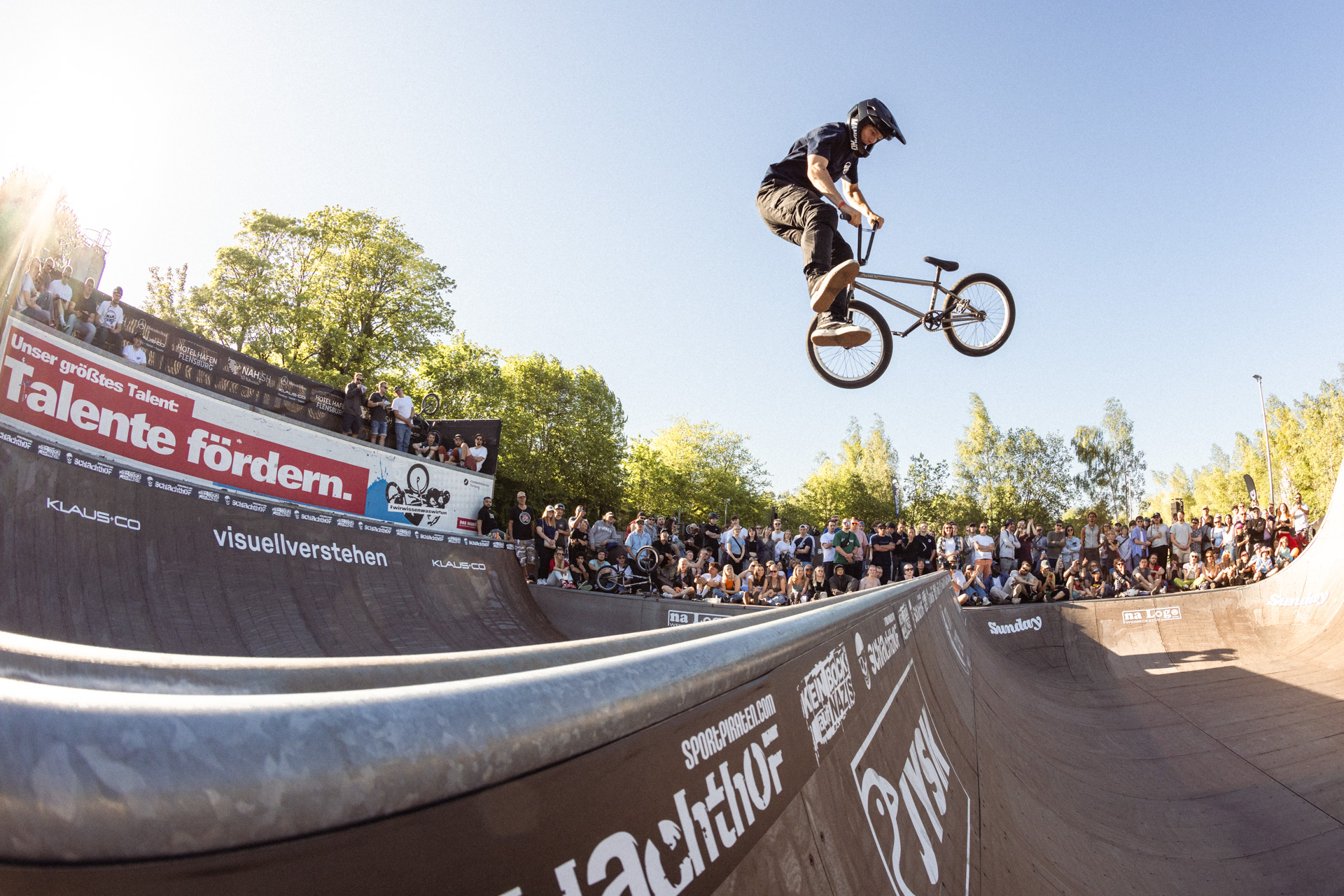 Wilhelm Kittler mit einem Whip über die Klinge