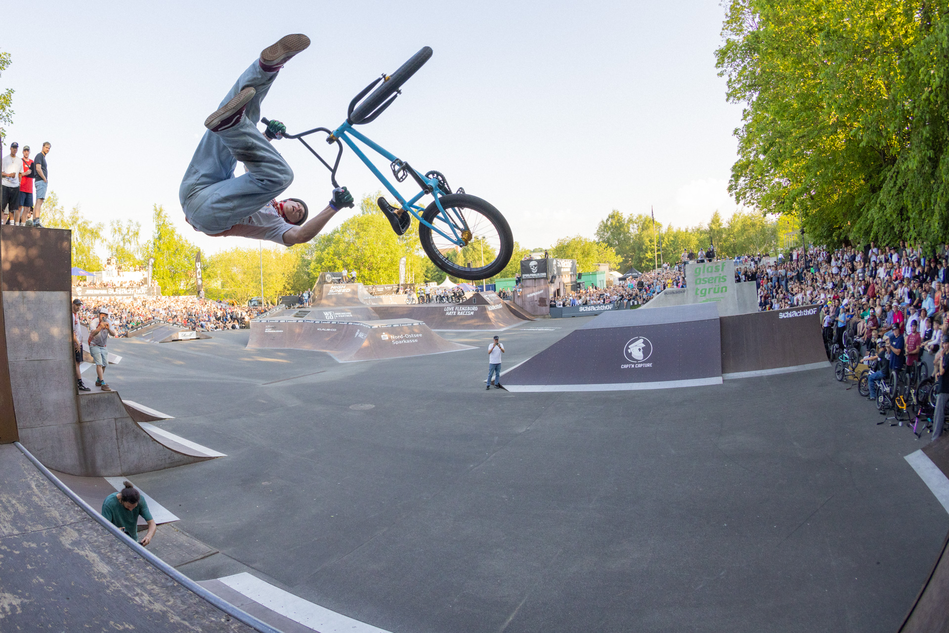 Max Werner war mega happy, dass er diesen Flairwhip als Last Trick in seinem Run standen konnte. Wir gehen also davon aus, dass dieses Manöver noch nicht zu seinem Standardrepertoire gehört. Aber wie wir Max kennen, wird sich das bestimmt schon sehr bald ändern!