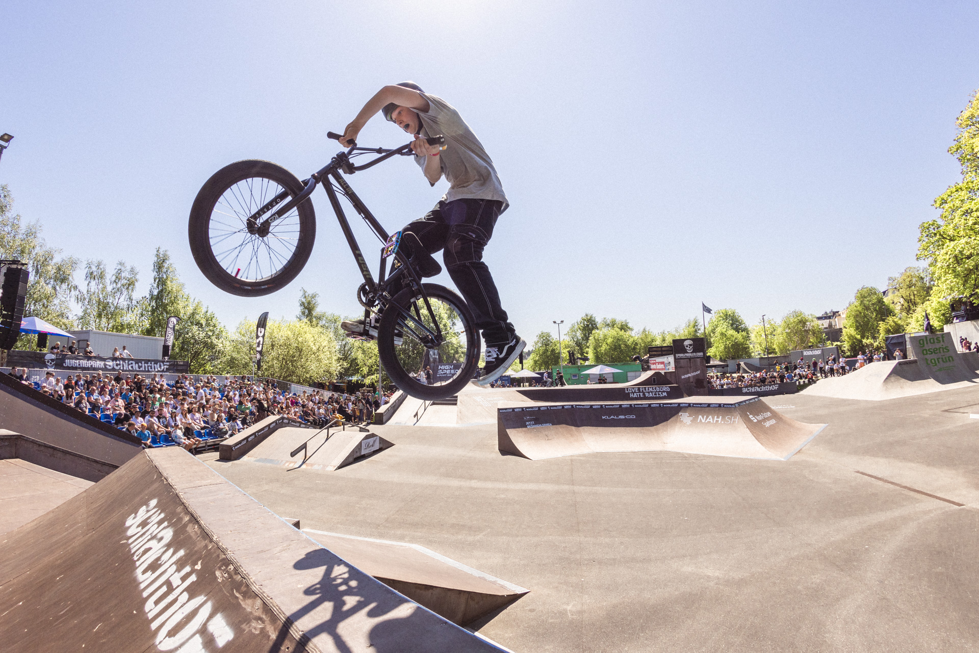 Schon bei den Amateuren waren die Besucherränge gut gefüllt