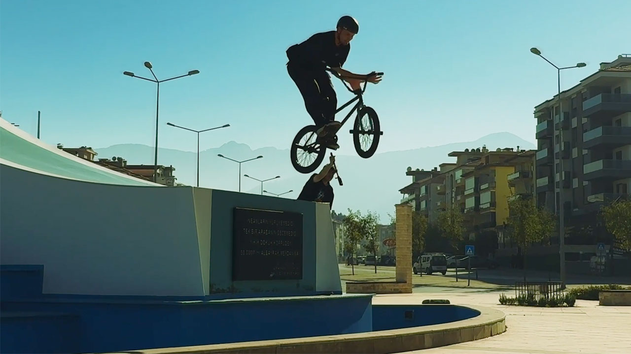 Andreas Gall ist nach Denizli geflogen, um zu gucken, was in der türkischen Millionenstadt spottechnisch so geht. Und siehe da, da geht einiges!