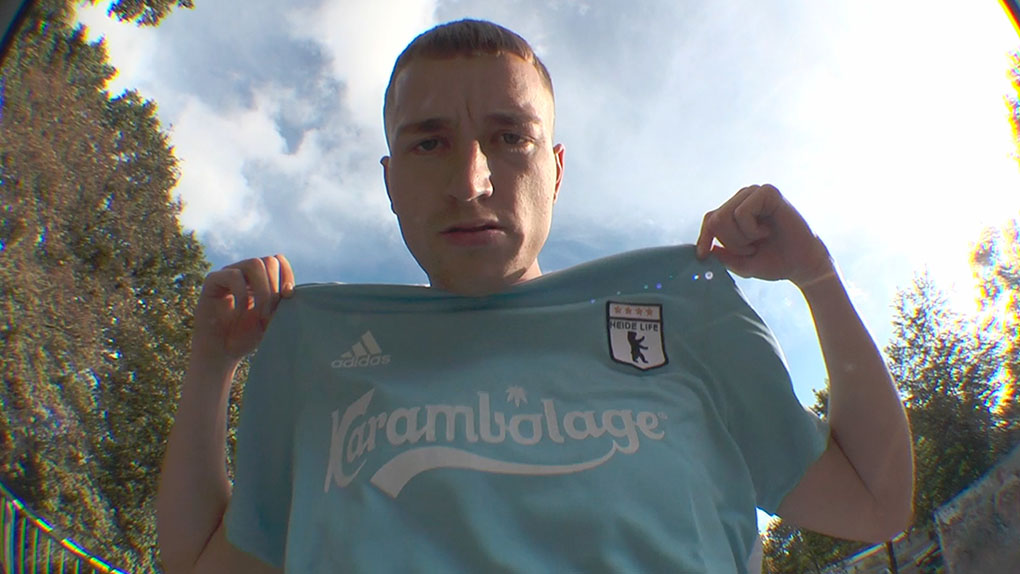 Brandneue Trikots, handgefertigt von Karambolage100 für die Champions der Hasenheide – und alle, die es werden wollen. Mehr dazu in diesem Video.