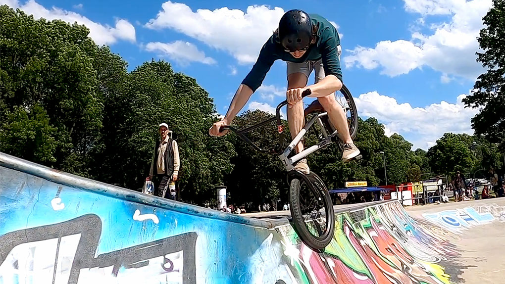 Ein besonderes Contestformat, familiäre Atmosphäre, Kaiserwetter: Hier entlang für unser Video vom Spotfight 2024 in Chemnitz.