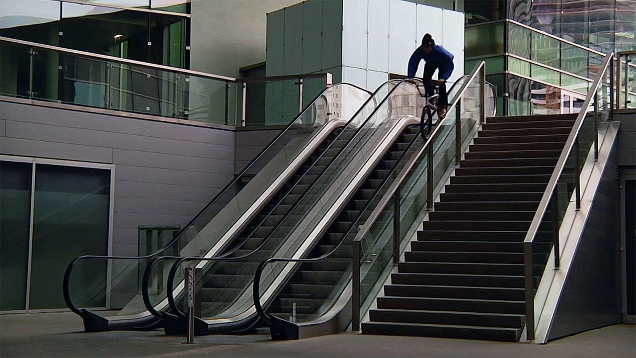 Es gibt viele gute Gründe, das neue "TEAM WIEN"-Video von der DSK-Crew zu gucken. Einer sticht jedoch heraus: der Enderpart von Joshua Hareter!