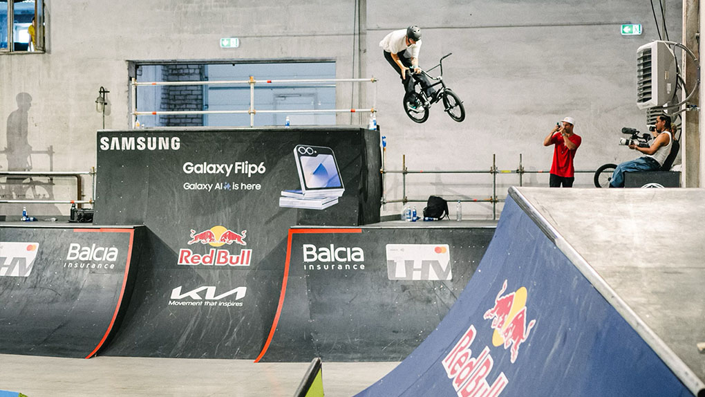 Doing it for Alex Hiam! Hier entlang für die besten Runs und eine große Fotogallery vom BMX-Finale auf der Simple Session 2024 in Tartu, Estland.