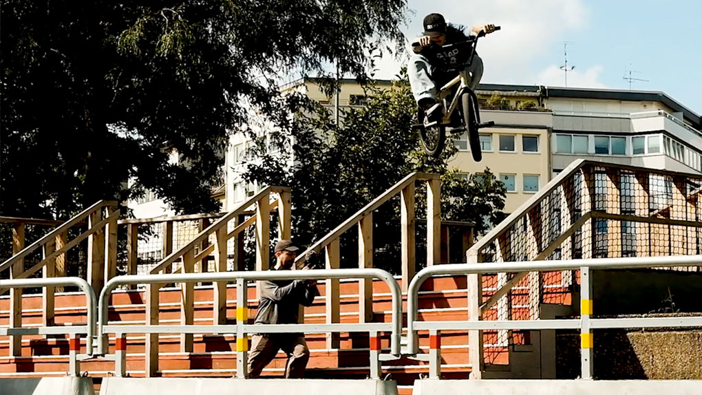 Sein bisher beste Arbeit?! Das "Visions of Light"-Video von Felix Prangenberg für Fractue ist nicht nur tricktechnisch definitiv eine wahre Meisterleistung.