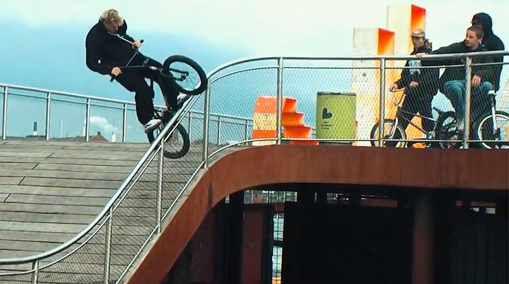 Kopenhagen, immer beste! Hier entlang für das zehnminütige Video vom Betriebsausflug des kunstform-Teams in die Hauptstadt Dänemarks.