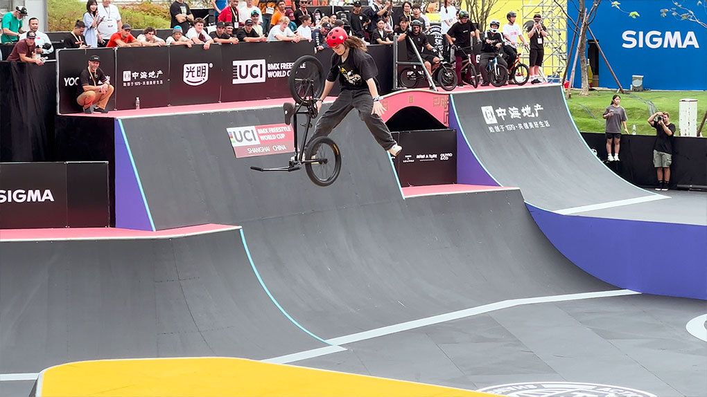 Beim Training für den UCI BMX Freestyle World Cup der Herrn auf dem FISE Shanghai (China) wurde ordentlich angetischt. Hier entlang für die Highlights.