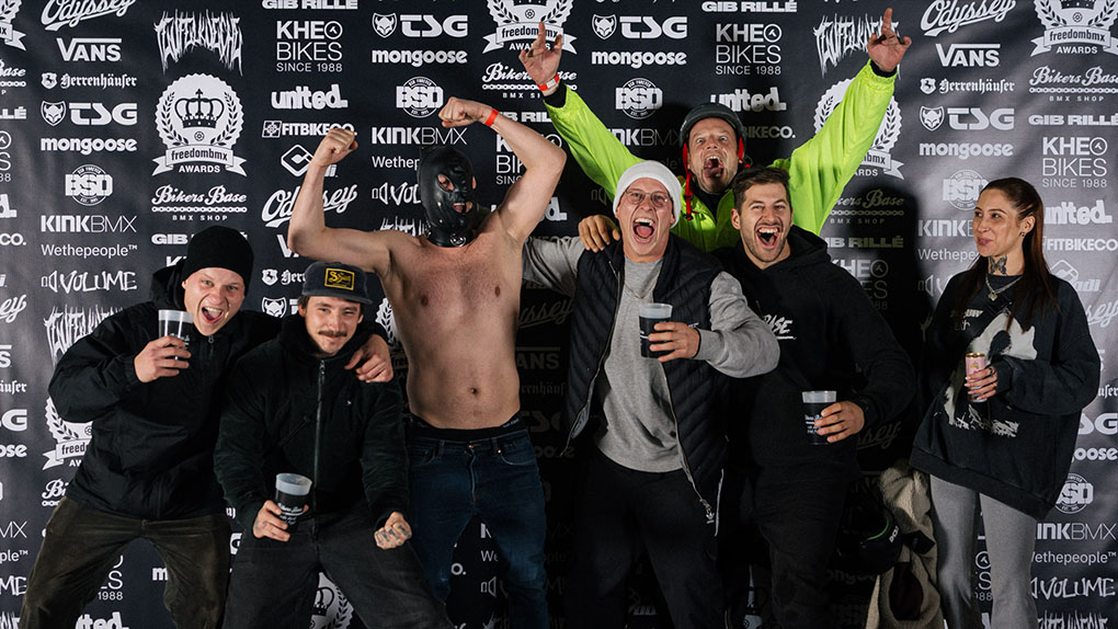 Bevor zum 13. Mal die freedombmx Awards verliehen wurden, stand für unsere Gäste zunächst der Pflichttermin vor der Fotowand auf dem Programm
