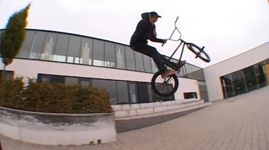Weihnachtsfeier in Siegen! Am 21. Dezember feiert das "Lost & Found"-Mixtape von der Ironfield Crew im Eiserfeld Skatepark seine Uraufführung.