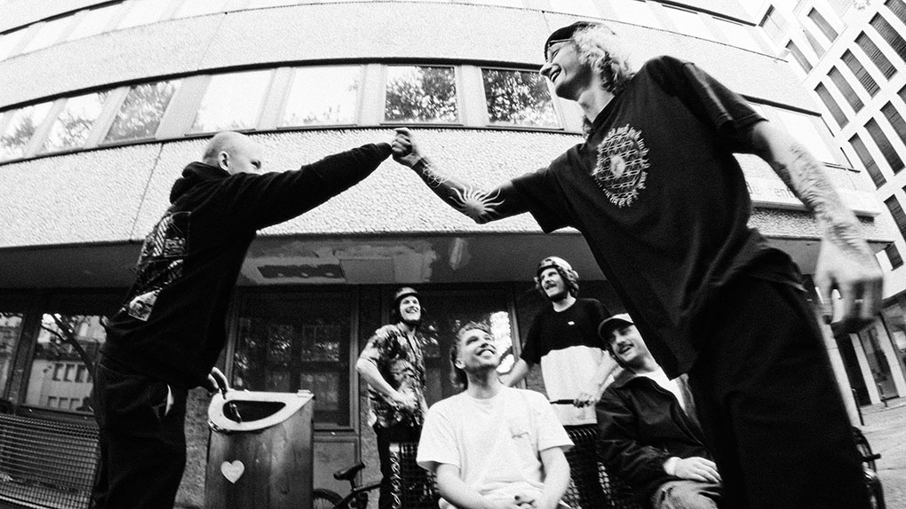 Bevor das von ihm imaginierte Verfallsdatum abgelaufen war, hat Tim Schoberth seine Clips von 2022-2024 zu einem neuen Video zusammengebraten.