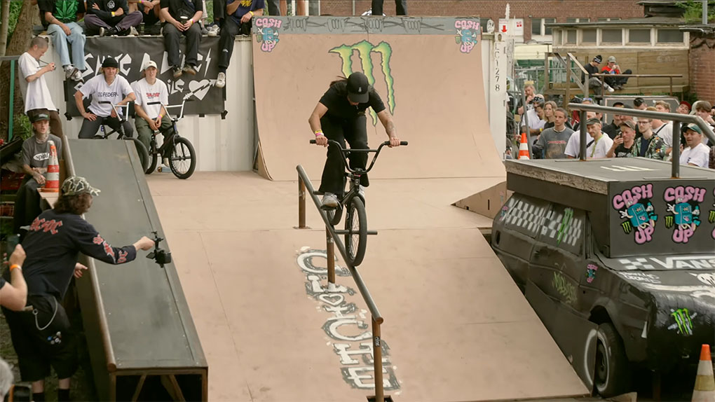 Zum Warmfreuen auf Felix Prangenbergs Hammer & Nails Fest 2025 haben wir Episode 1 der neuen YouTube-Serie von Mica Dori für euch.