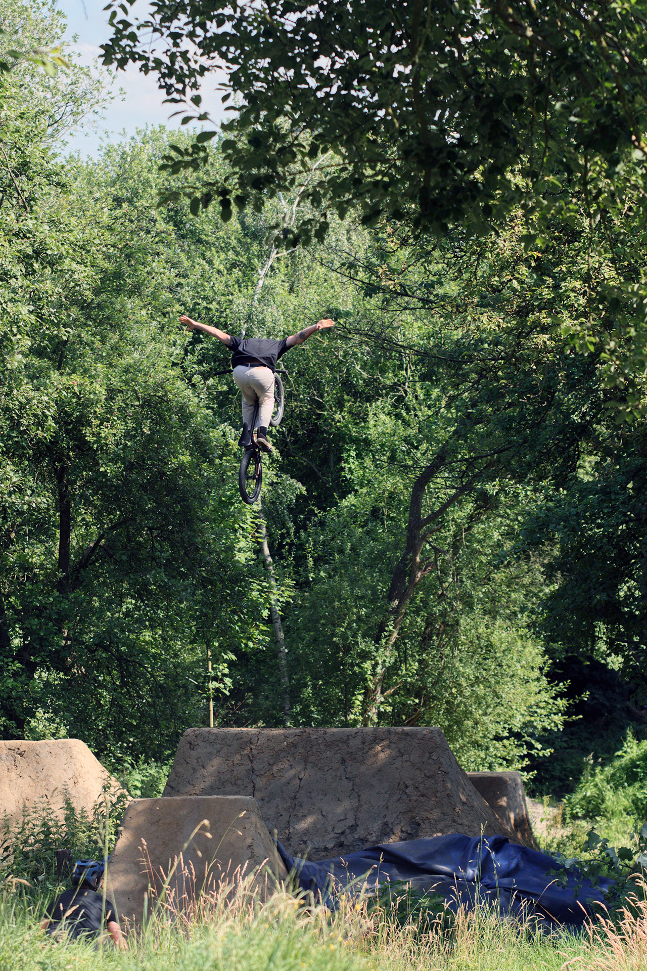 Alessandro beim wahrscheinlich hunderttausendsten Nohander an den Flachlandtrails in Kiel; Foto: Piet