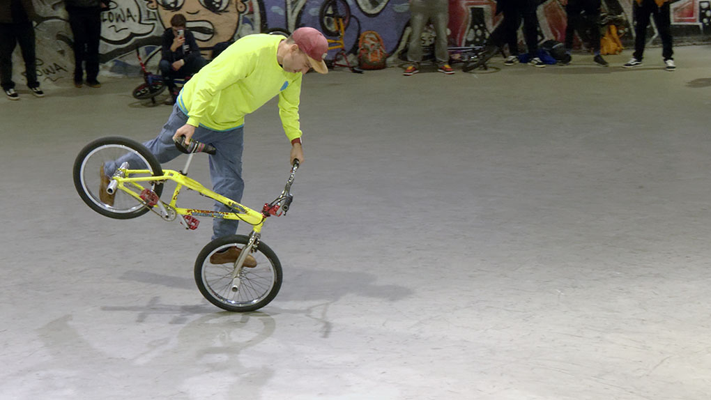 Hier entlang für die Höhepunkte des Flatlandjams auf der kunstform BMX Stock Session im Skatepark Pragfriedhof in Stuttgart.