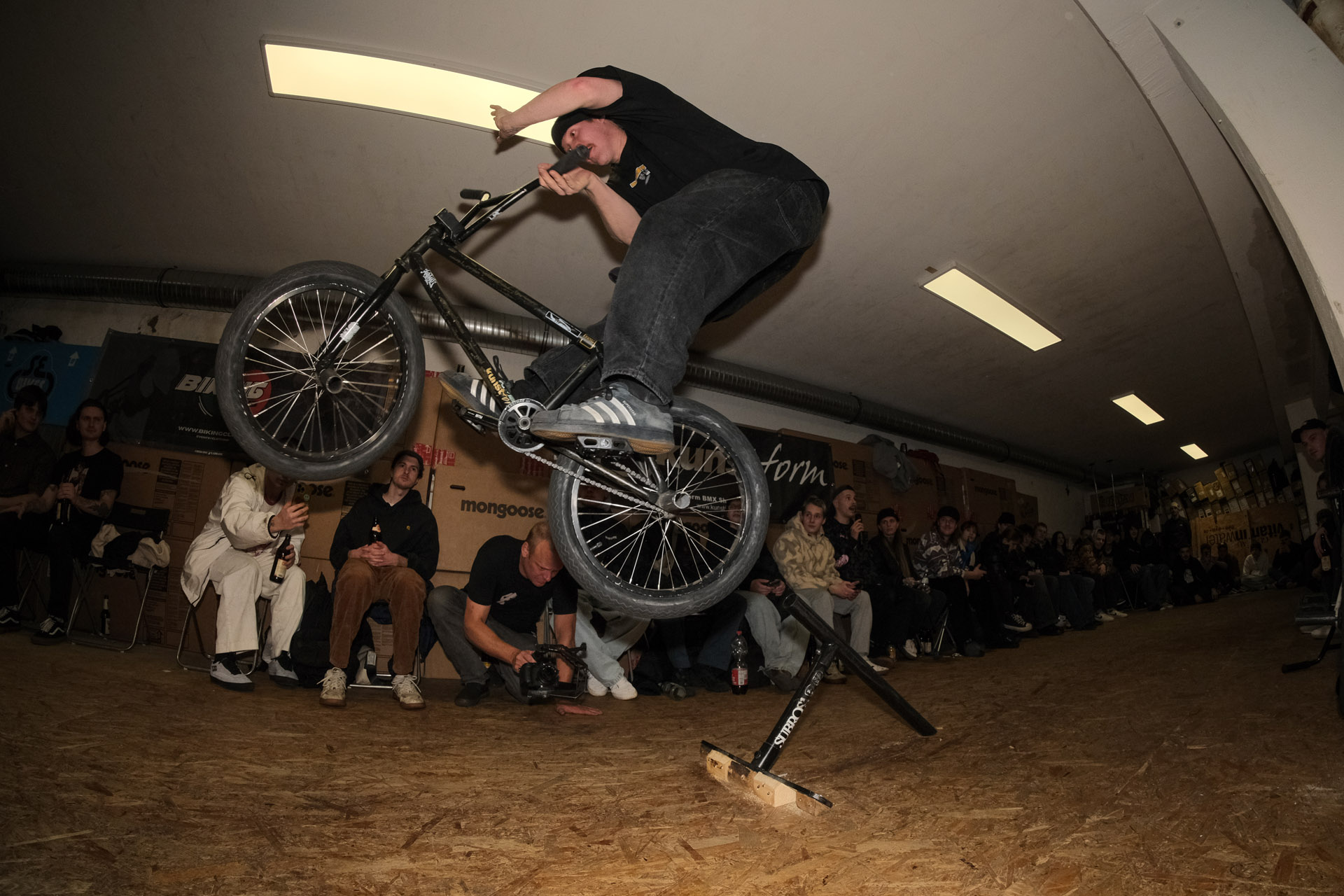 Während die meisten Fahrer einen Icepick to Bar machten, entschied sich Florian Först für die Tirebonkversion