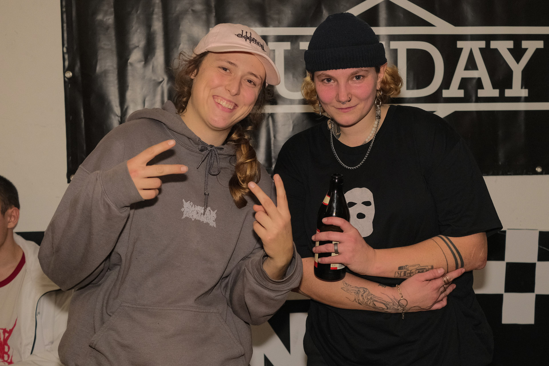 Linda und Wibke; Fotos: Saki Parlapanis