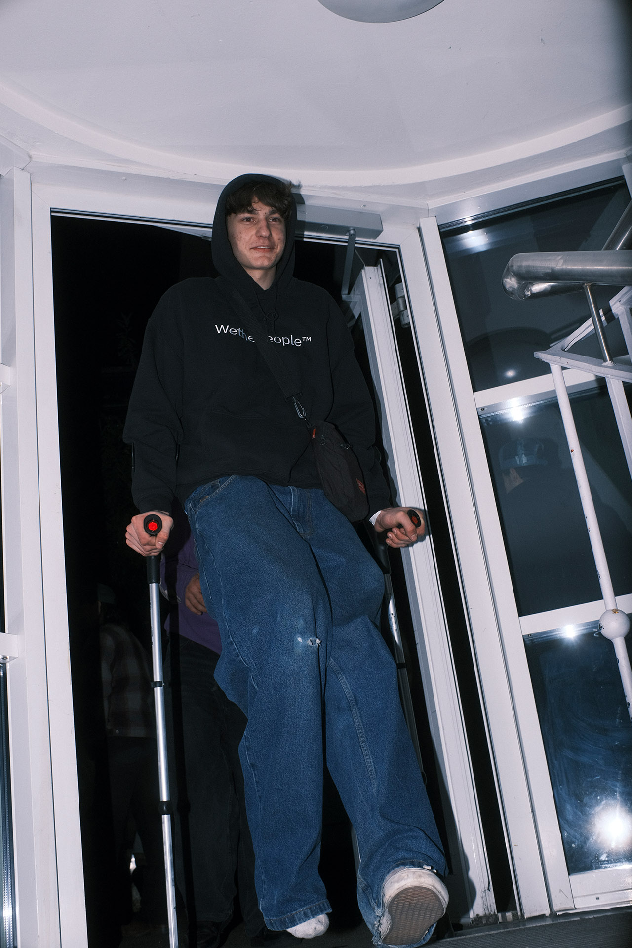 Zum Glück nichts gebrochen: Pünktlich zum Anstoss im Stock Room war Kyrylo wieder am Start