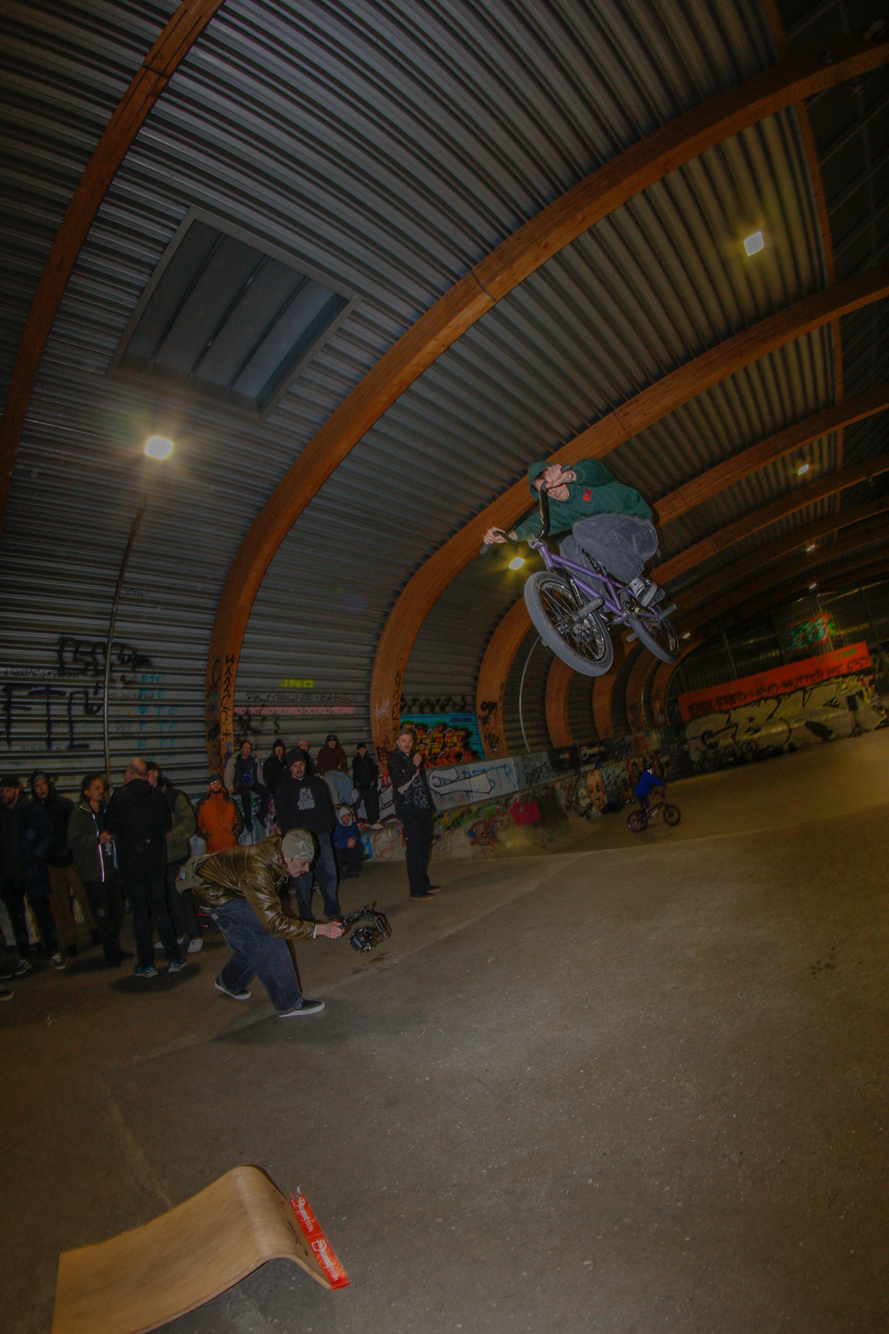 Noah Martella entschied den Weitsprungcontest mühelos für sich. Während die anderen die Segel strichen, hätte er wahrscheinlich noch weiter springen können, wenn er gemusst hätte