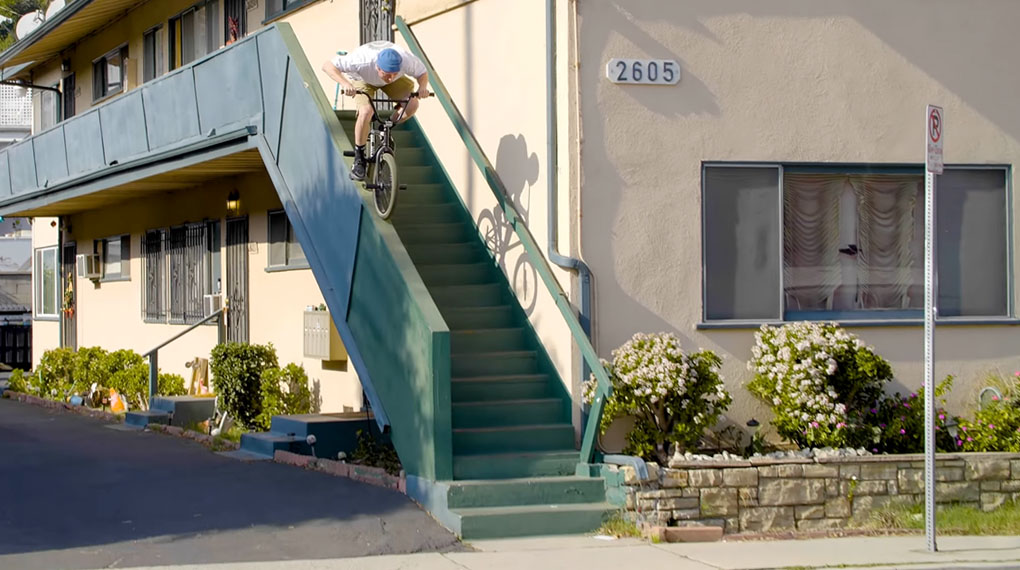 Bruno Hoffmann beweist in seinem "Foreign"-Video für VANS einmal mehr, dass er ein Spezialist für zeitlose Crossradaction ist.