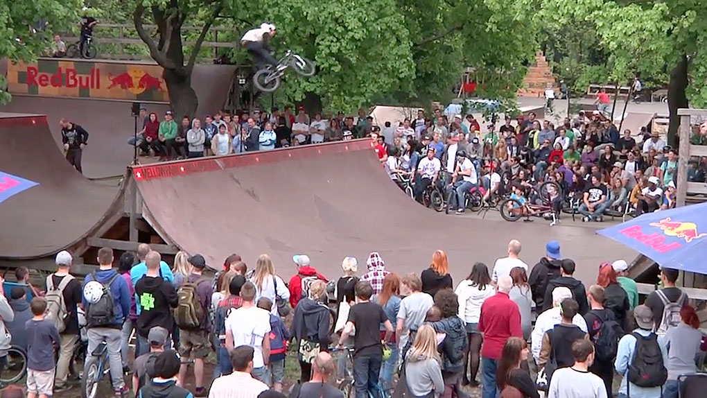 Für den heutigen #damalsdonnerstag haben wir unser Video vom Highway to Hill 2013 im Mellowpark Berlin rausgesucht – und wie es da abging!