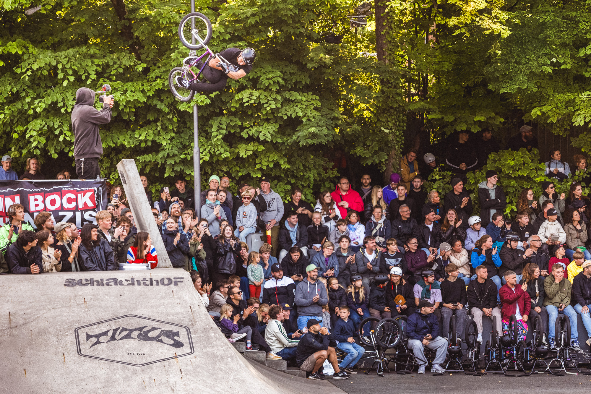 Alec Danelutti ging im Parkbereich genauso steil wie auf der Minirampe