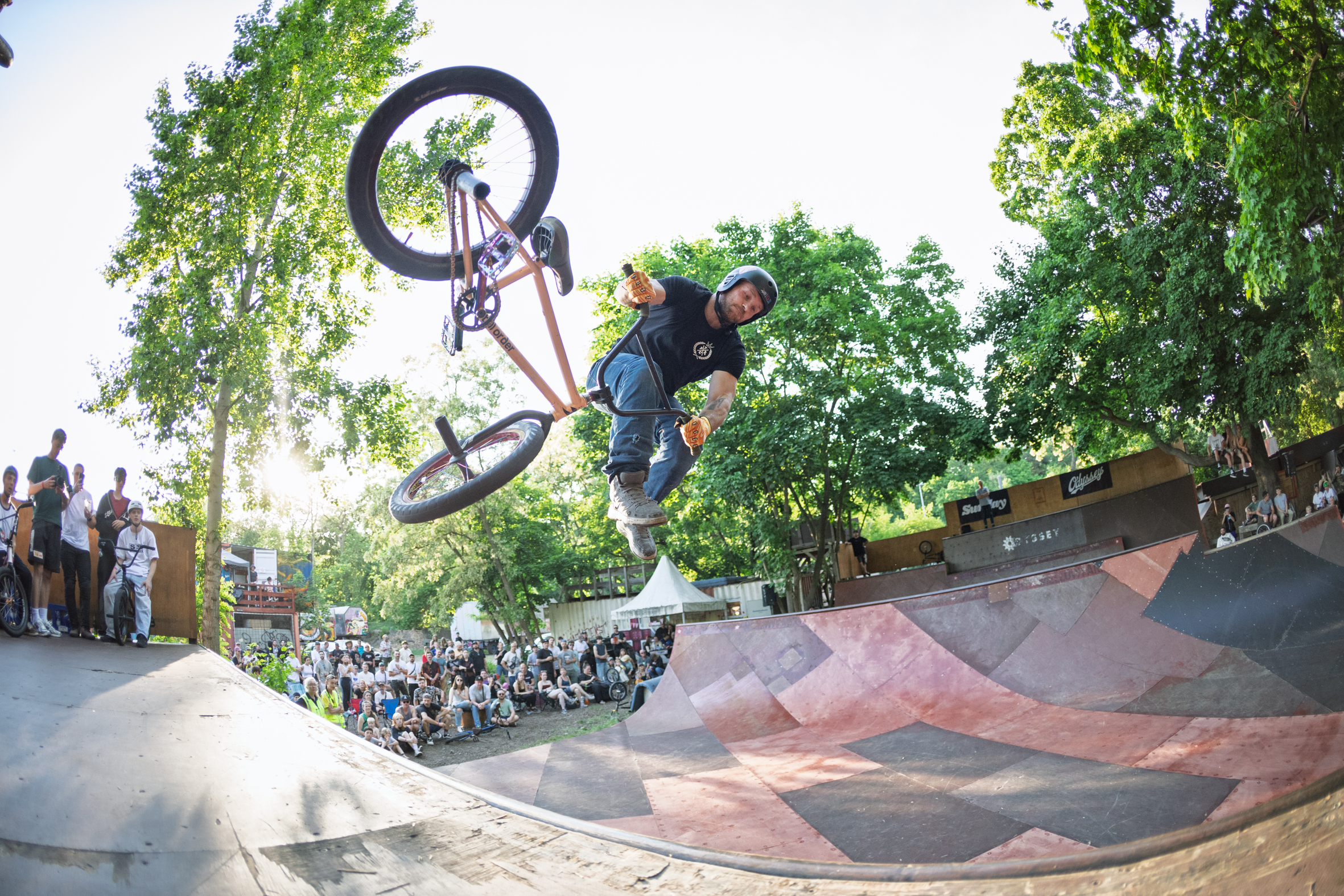 Keine Gallery vom Highway to Hill ohne Foto von Chris Anton und einem Downside Whip!