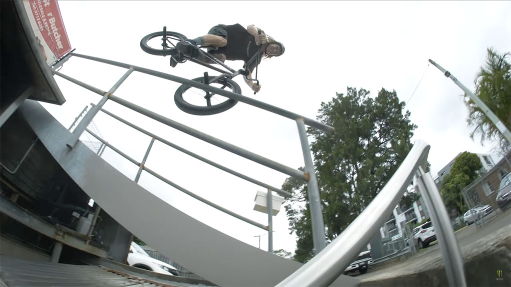 Zwei Songs, no filler: Boyd Hilder macht den Anfang von Monster Energys neuer JETLAG-Videoserie – und was für einen!