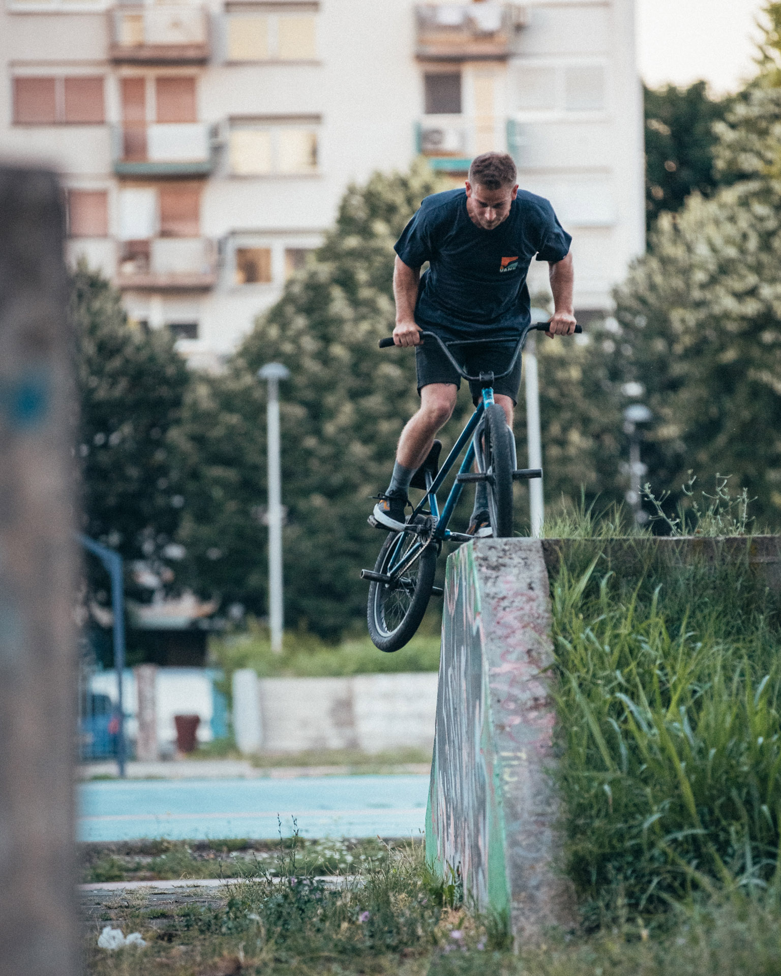 Pedal Grind across on of the many dope set-ups Fran scouted out for Ništa
