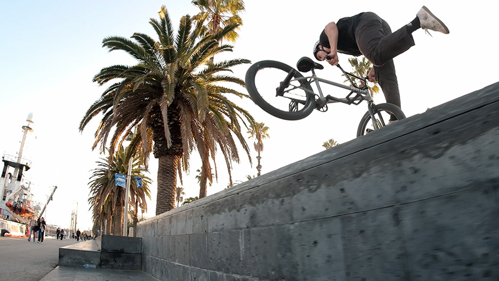Für seinen "Welcome to Šuma Crew"-Edit hat sich der slowenische Alleskönner Matej Žan die Straßen seiner Wahlheimat Barcelona vorgeknöpft.