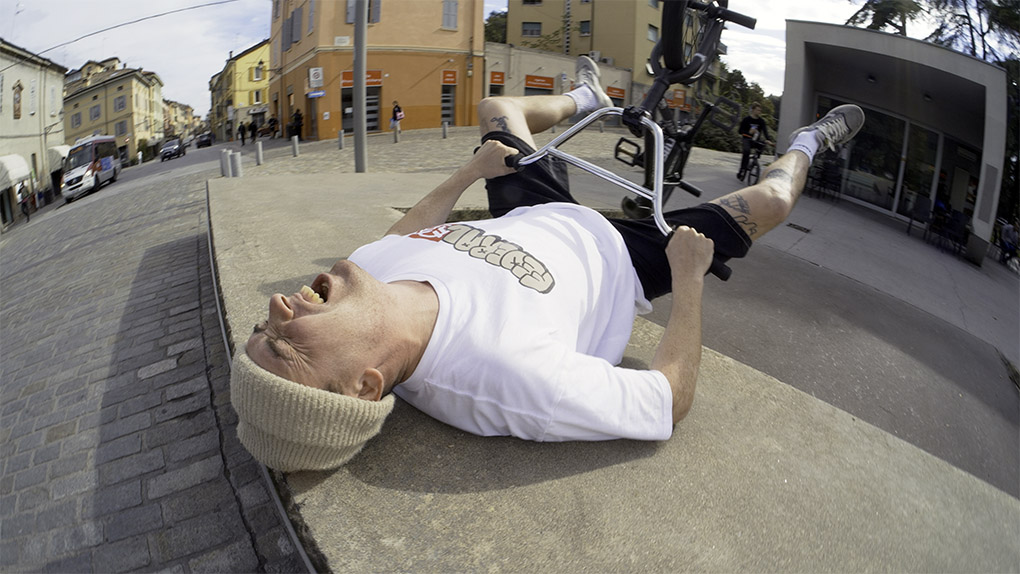 Hier entlang für ein gerüttelt Maß Frustration vom Our House BMX Trip 2024 mit Felix Prangenberg, Kilian Roth, Bruno Hoffmann und Mo Rieger.