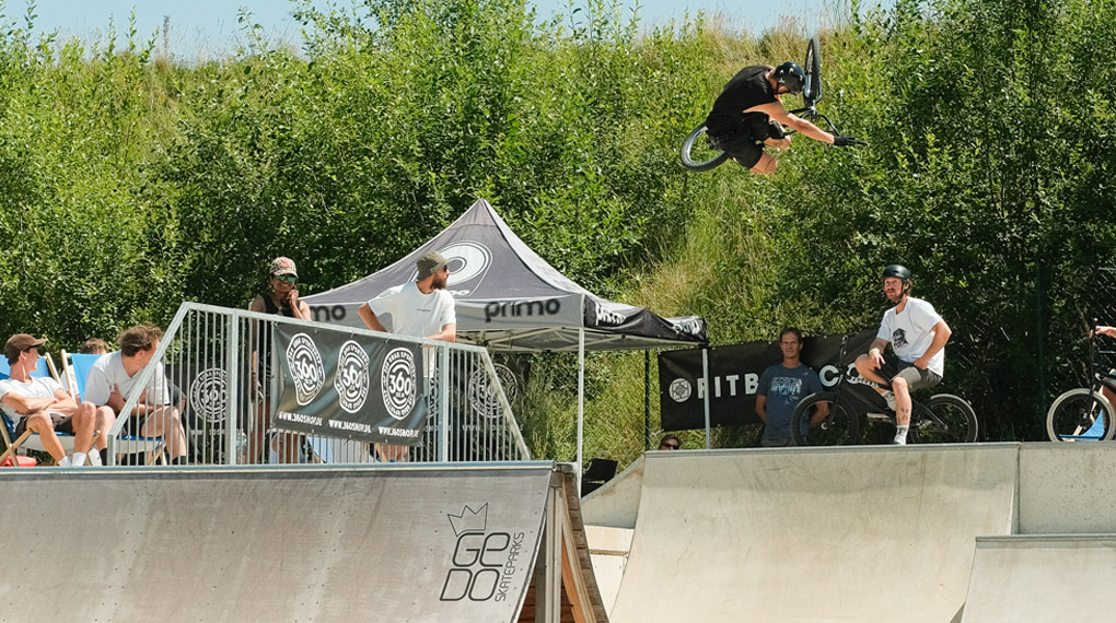 Wie man in unserer Fotogallery sehen kann, wurde auch 2025 beim Strawberry Jam im Skatepark Lohhof der Spaß an der Sache groß geschrieben.