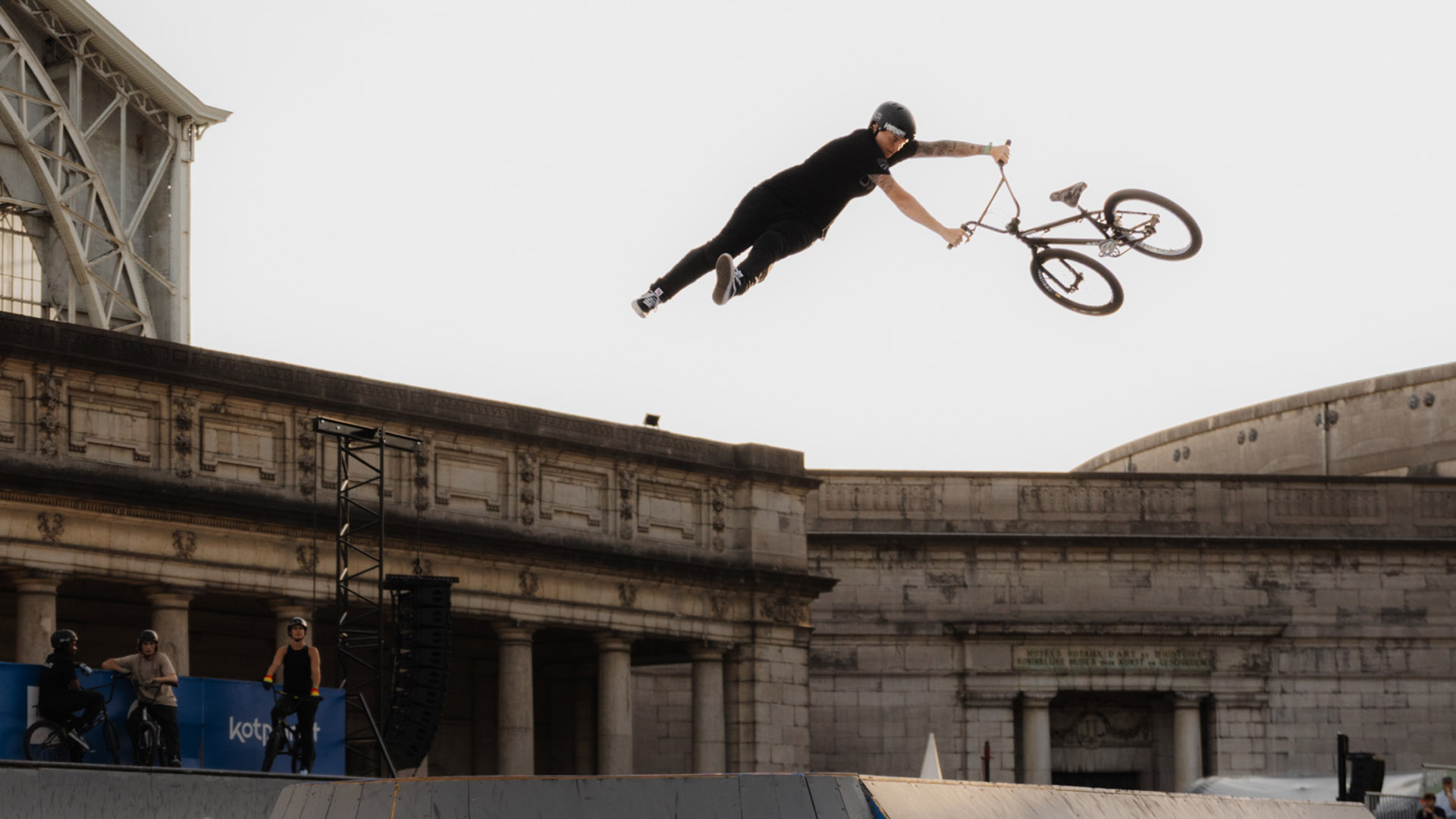 Premiere in Belgien: In Brüssel fand auf den Urban Sessions der erste HC, sprich "Hors Catégorie"-BMX-Contest der UCI aller Zeiten statt.