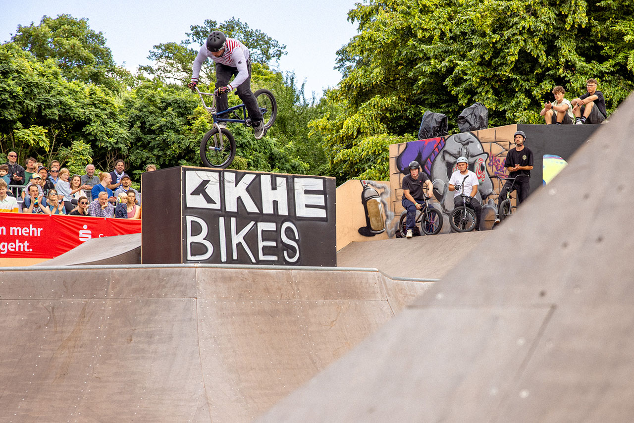 Unser Kamerakind Angelo hat leider den Trick verpasst, mit dem Tobias Freigang Dritter auf der Subbox geworden ist (Footjam Toothpick), aber im Großen und Ganzen sah das wie auf dem Bild oben aus, nur dass Tobis Peg auf der Kante der KHE-Box eingehakt war