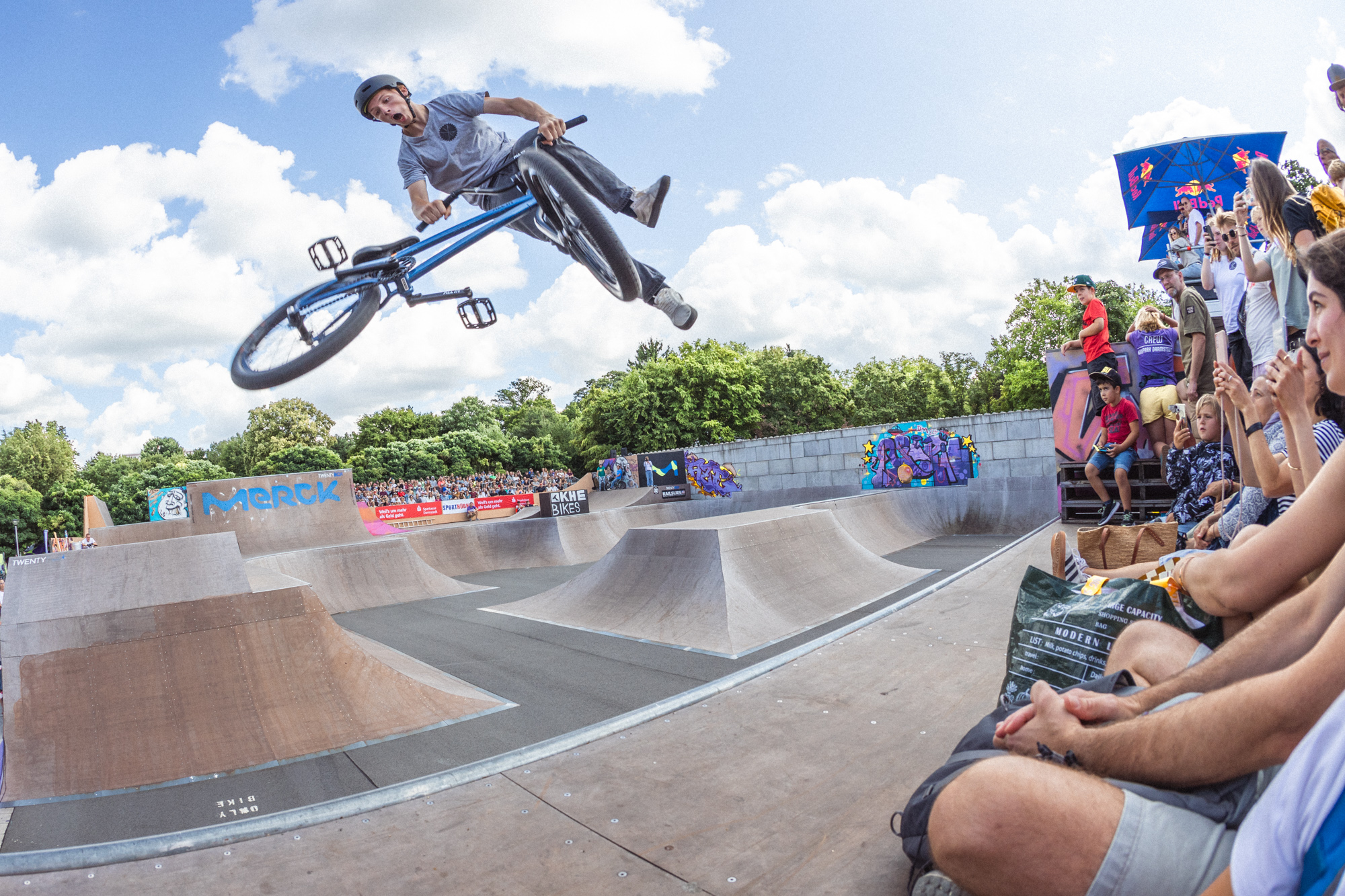 Finn Lismann, Double Whip Air mit bester Grimasse