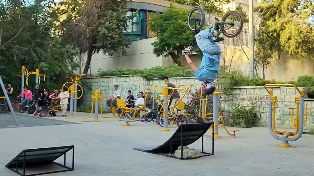 Der BMX Day ist jedes Jahr wie ein Feiertag für die iranische Grindsportszene. Hier entlang für das Video von der 2025er Auflage.