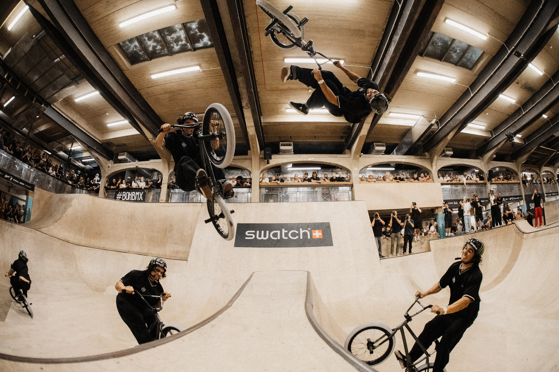 Kevin Peraza mit dem Finisher des Wochenendes: Decade 180 Backflip über die Spine in Gedeken an seinen besten Freund Pat Casey (RIP!)