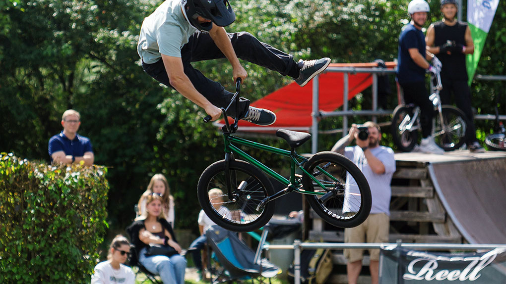 Bevor es auf dem Woodstone Festival 2025 in der Eliteklasse abging, konnte vorher der Parknachwuchs sein Können unter Beweis stellen. 