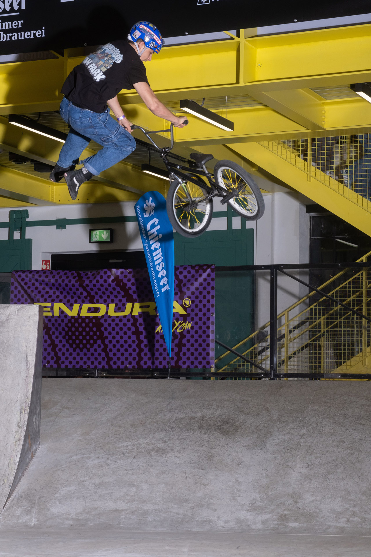 Double Whip von der Quarter auf die Bank von Pasha Spaycer; Foto: Timm Dauth