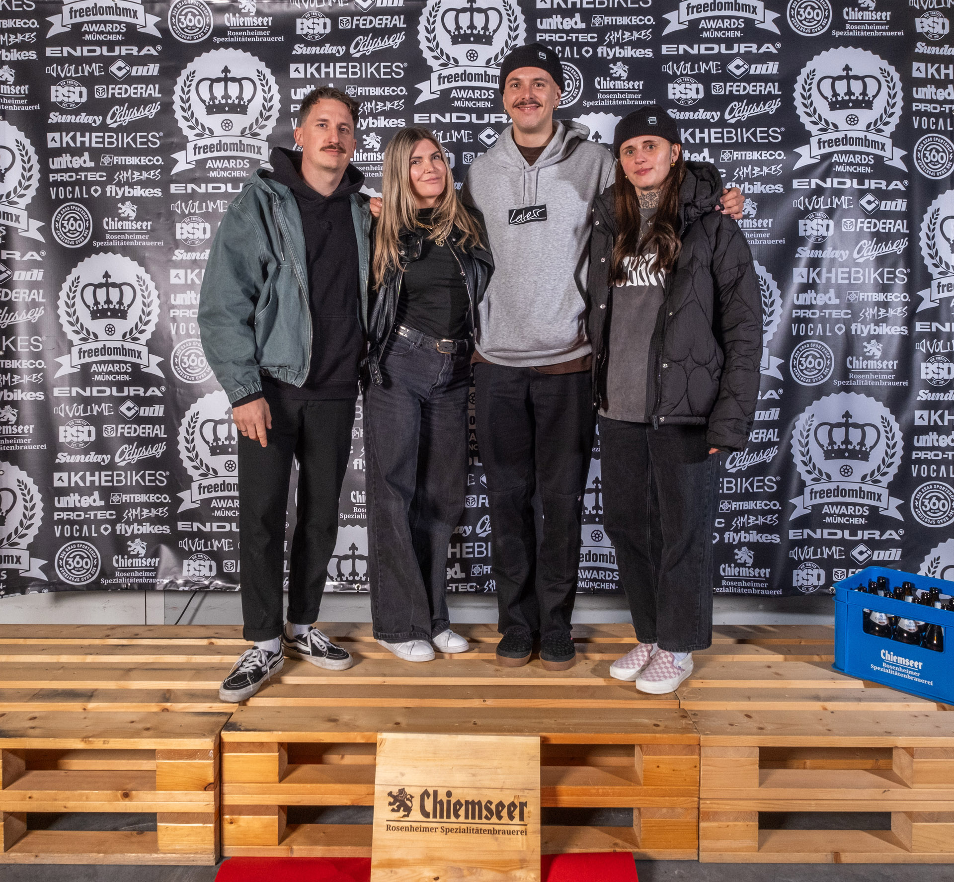 MC Huddl (Mitte rechts) im Kreis seiner Lieben