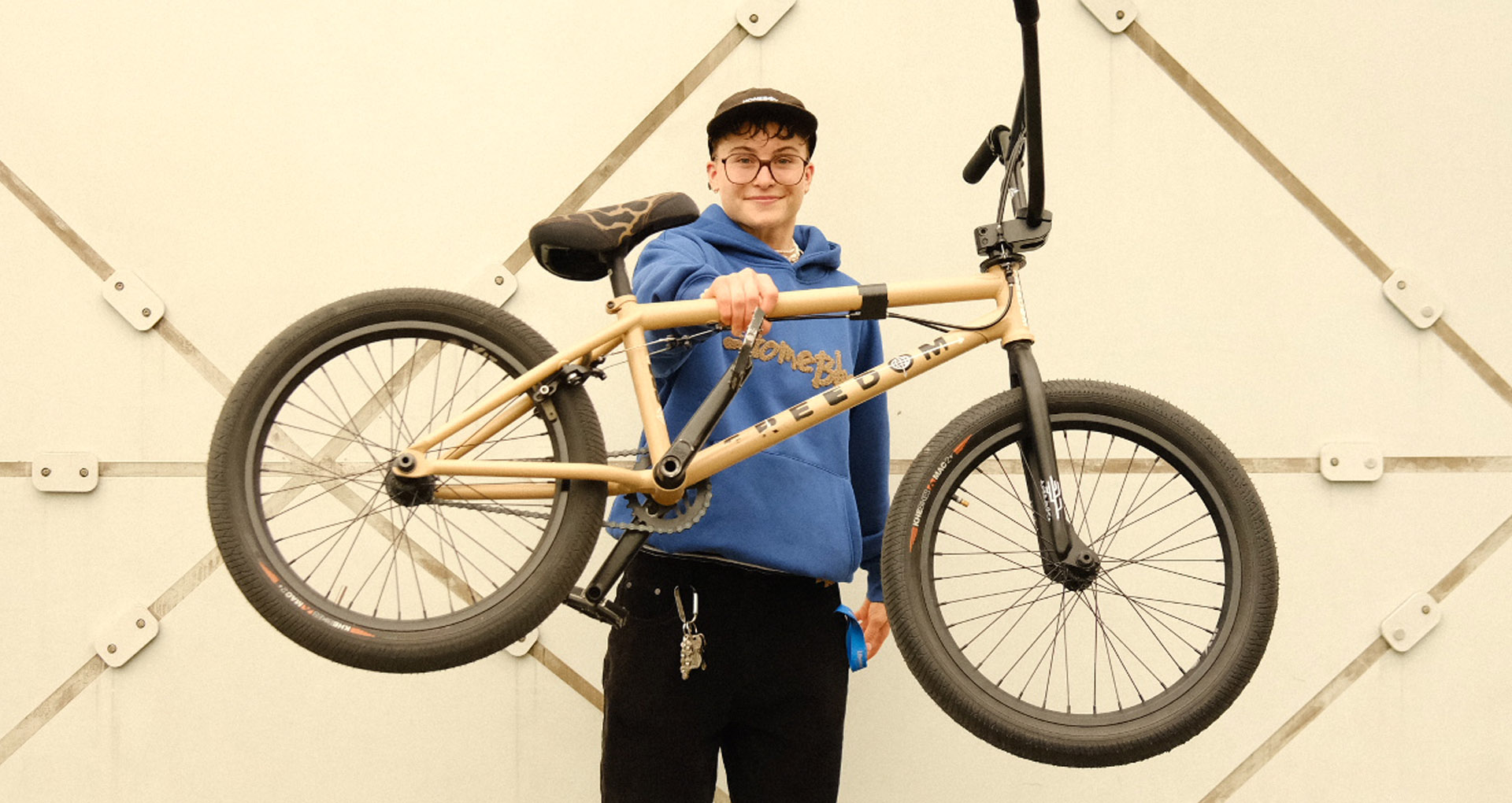 Lillyana Seidler hat über SIBMX ein neues Rädchen von BSD bekommen. Wir haben den Hobel für diesen Bikecheck genauer unter die Lupe genommen.