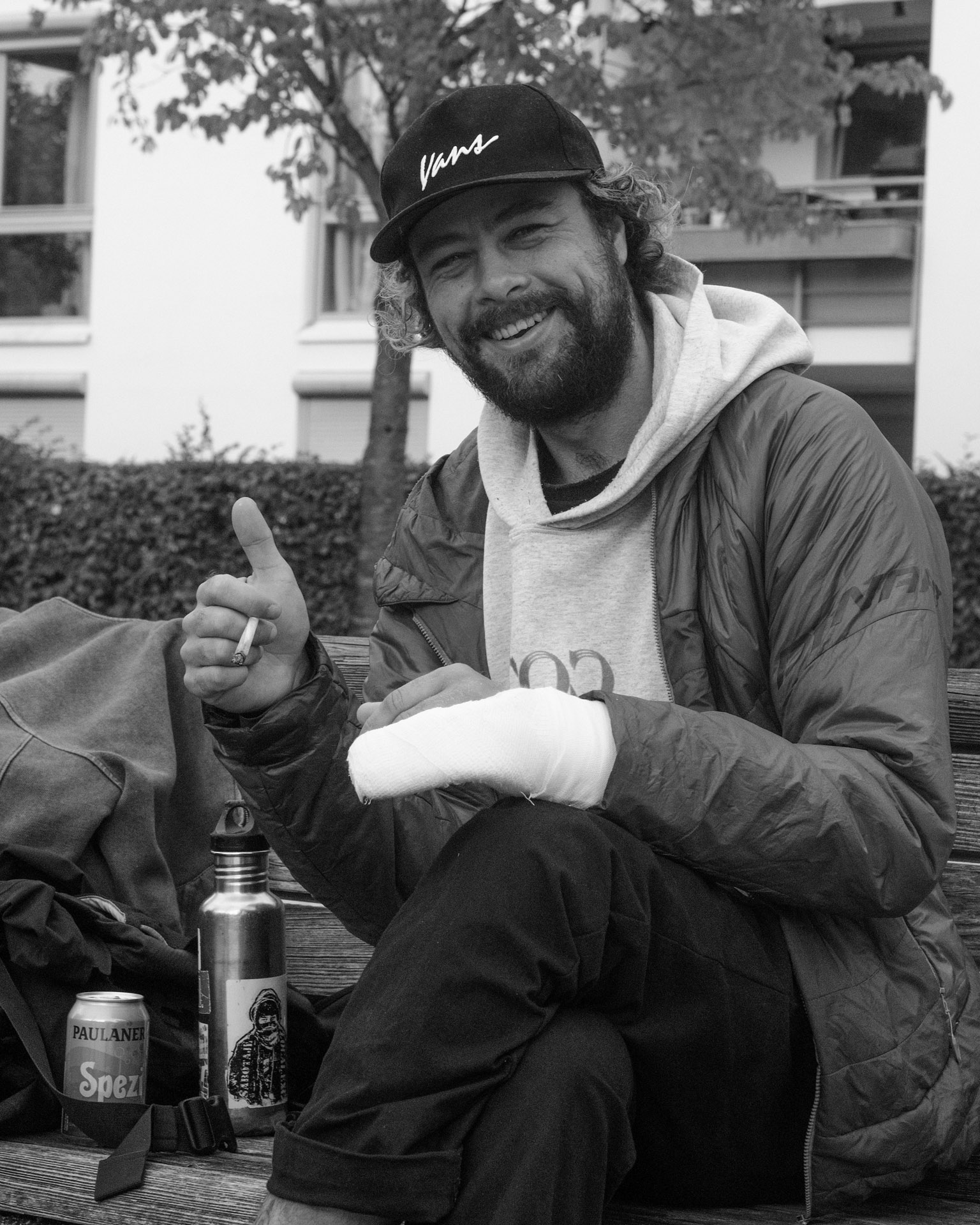 Felix Stoll lernt Barspins gerade auf die harte Tour