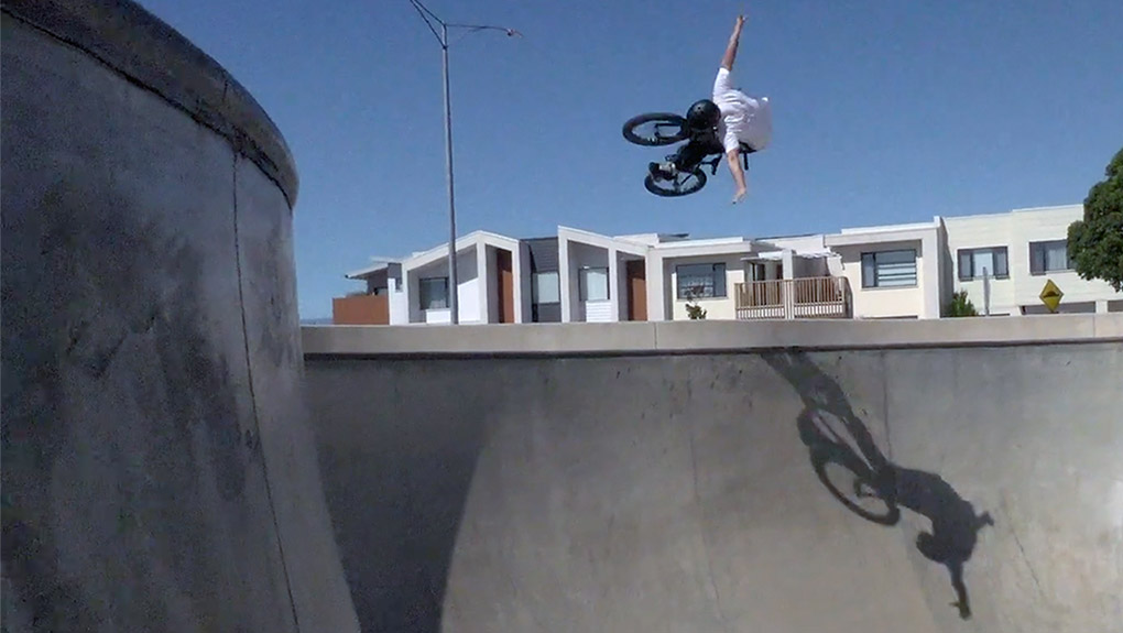 Traumurlaub mit Abstrichen in der B-Note: Jan Lemke und Alessandro Izzo haben sich ein paar richtige Kawenzmänner in Australien vorgeknöpft.