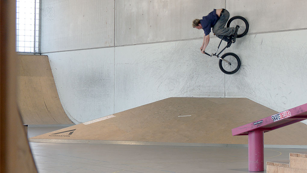 In dieser Folge von "Raw Clips" gibt es sich Jakob Wasserrab hart, um Clips für seinen "One Dude, One Day"-Edit in Remscheid zu stacken.