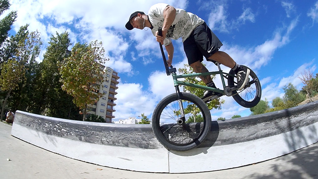 Als Ergänzung zu unserem "Projekt AKH"-Video gibt es heute fast 25 Minuten raw footage von dem SIBMX-Trip 2025 nach Lissabon.