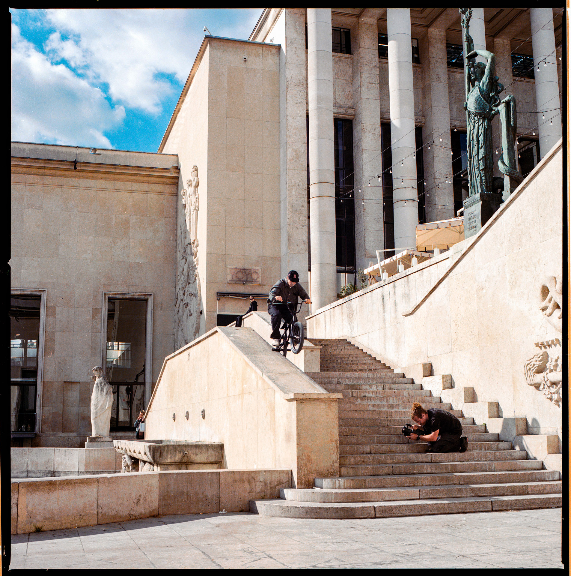 Anthony Perrin, Oppo Ice an dem wahrscheinlich ikonischsten Spot von Paris