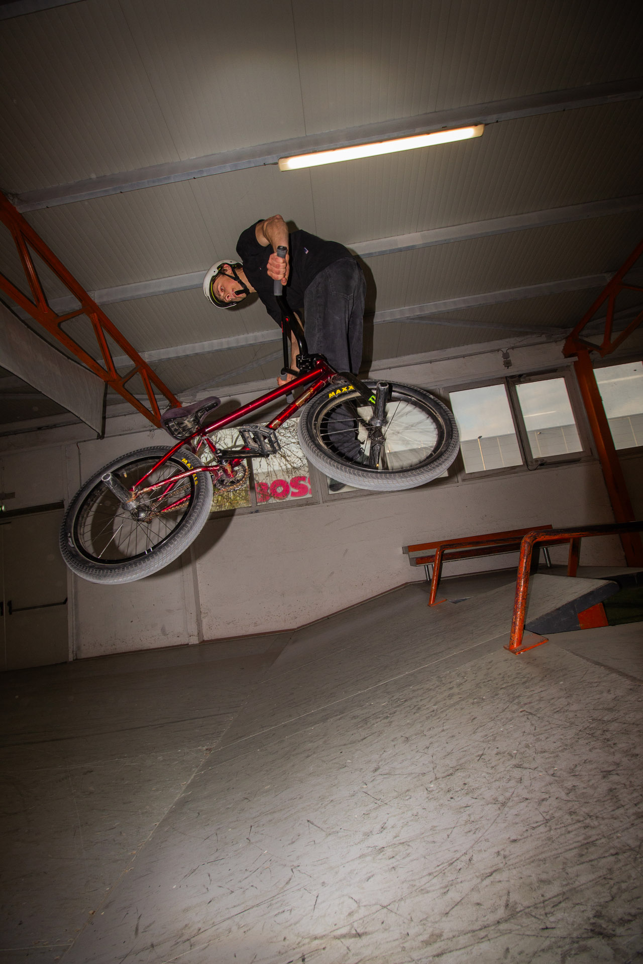 Pegs to Hard WHip: Eugen Skebov hat die Halle 2 komplett abgerissen