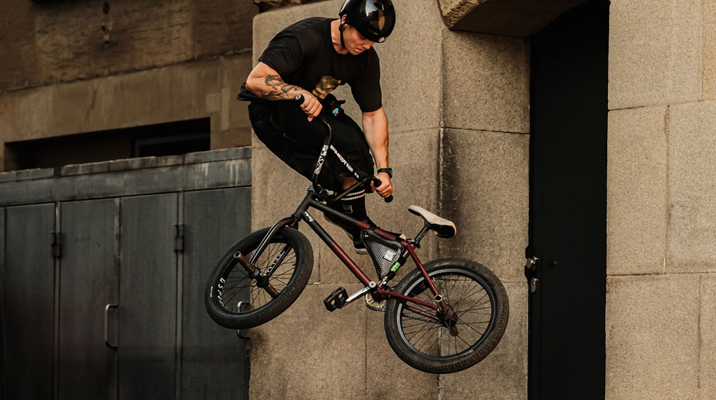 Auch in diesem Jahr veranstalten wir gemeinsam mit unseren Homies vom kunstform BMX Shop den Easter Online BMX Jam. Hier erfährst du mehr!