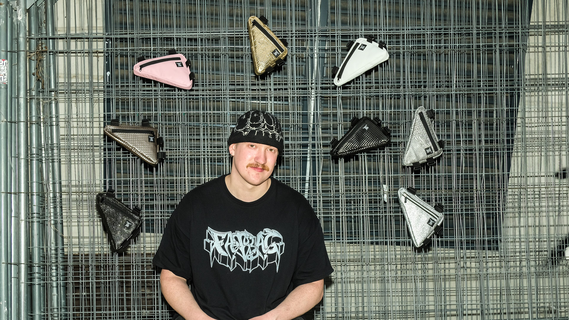 Neben jeder Menge heißer Moves hatte Flo auch die komplette Kollektion seines neuen Projekts Fat Bagz am Start. Interview und weitere Infos folgen in Kürze. Checkt in der Zwischenzeit @fatbagzz auf Insta