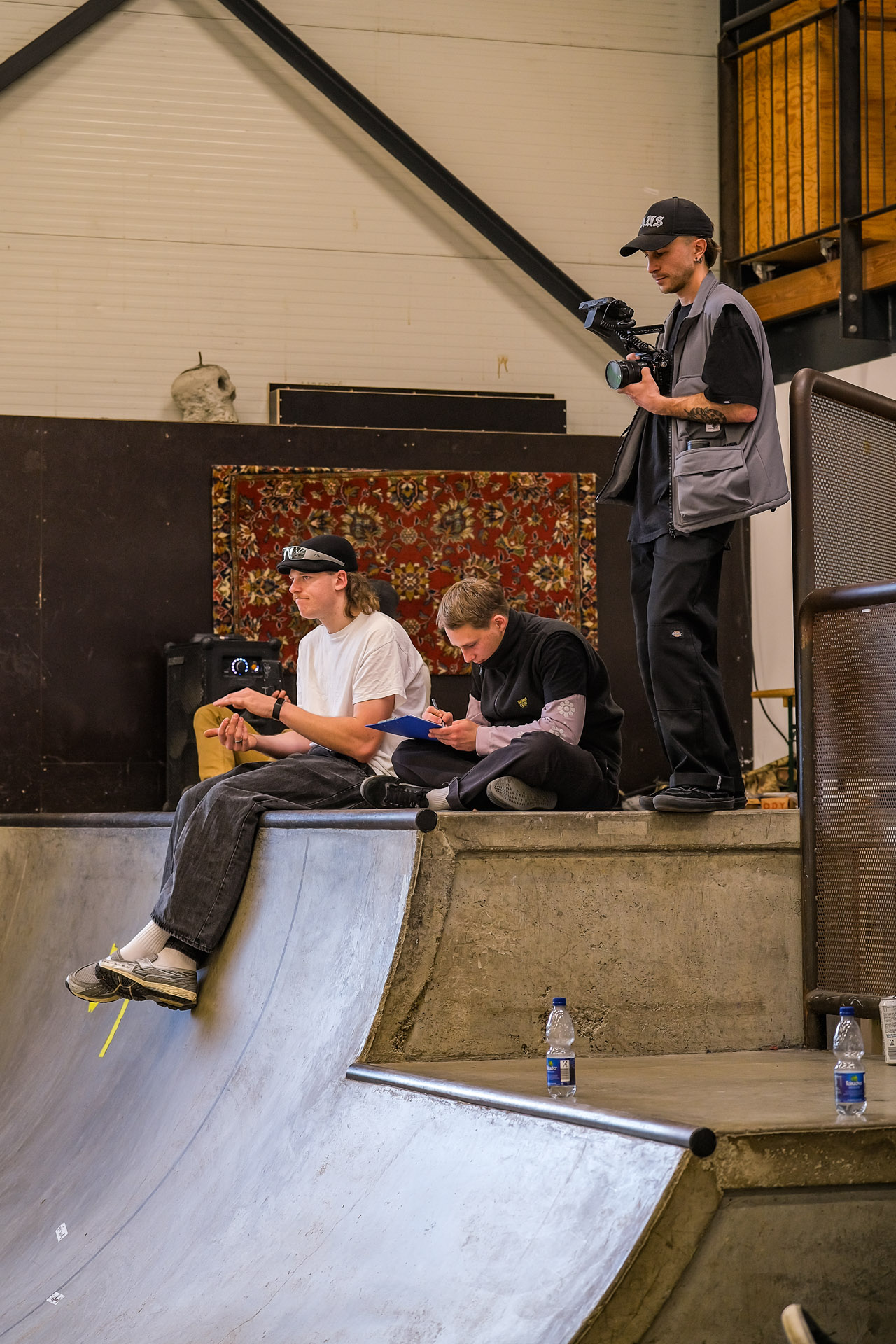 Hard at working, or hardly working: Die Judges und Robin Kachfi bei der Arbeit. Das Video vom Jam droppt VERY SOON!